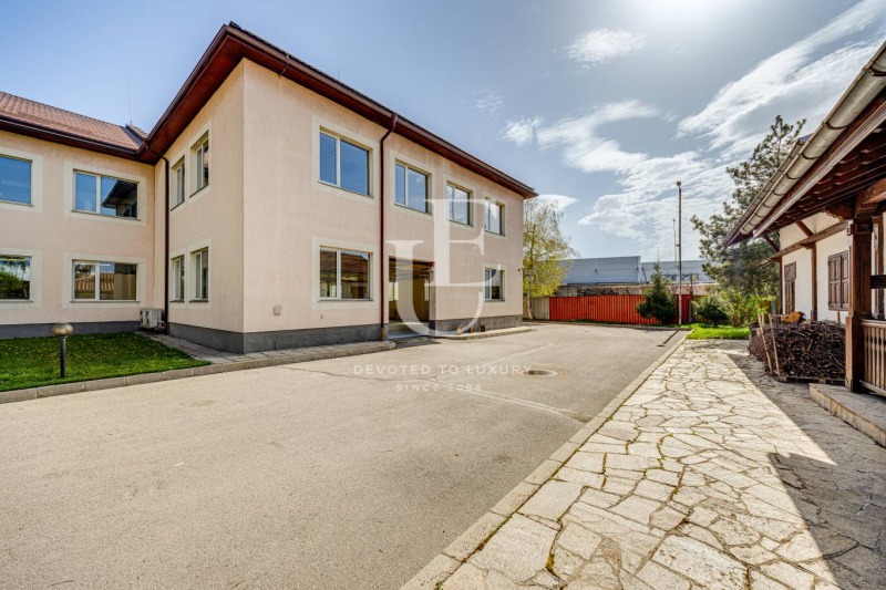 Kiadó  Ipari épület Sofia , Voenna rampa , 790 négyzetméter | 51619141 - kép [3]
