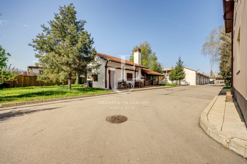 Kiadó  Ipari épület Sofia , Voenna rampa , 790 négyzetméter | 51619141 - kép [4]