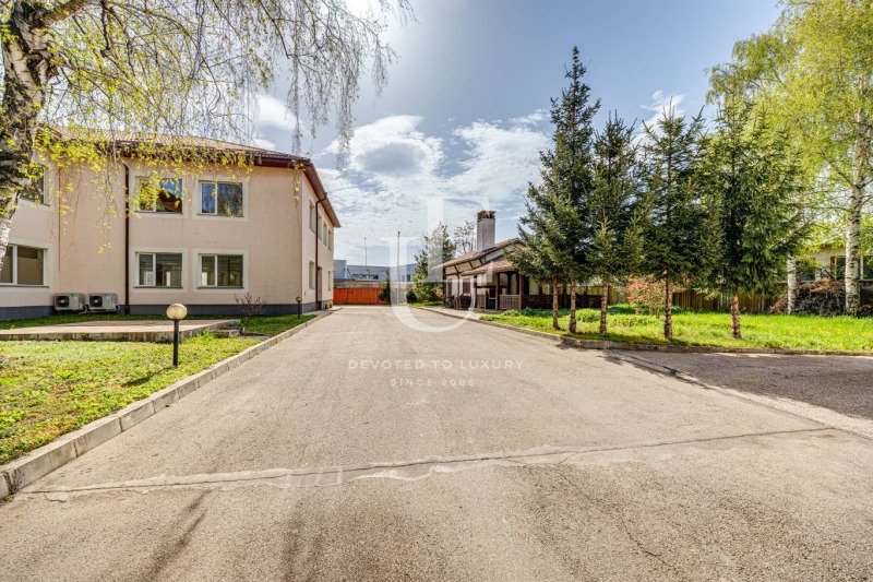 Kiadó  Ipari épület Sofia , Voenna rampa , 790 négyzetméter | 51619141 - kép [2]