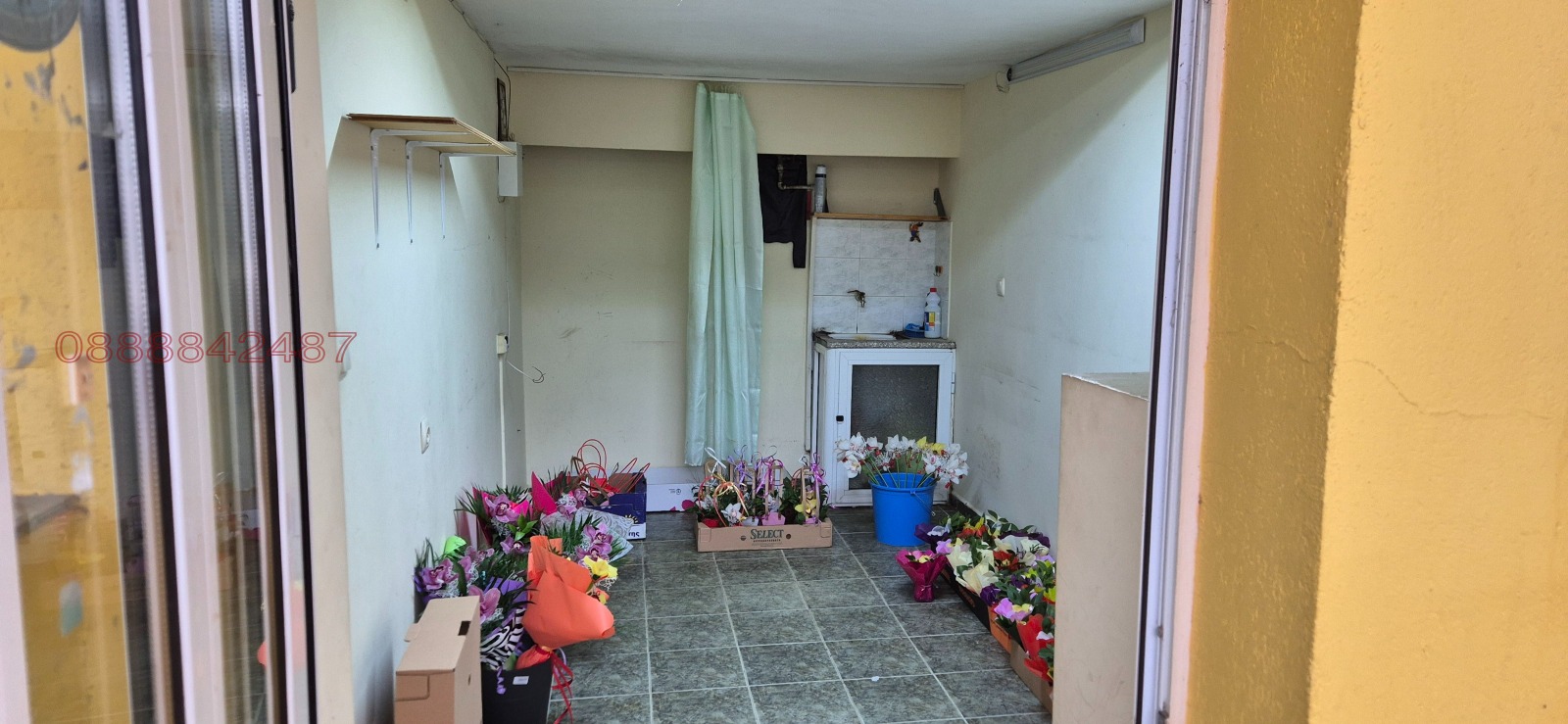 Дава под наем МАГАЗИН, гр. Монтана, Идеален център, снимка 6 - Магазини - 53667958