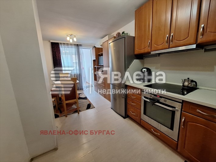 Kiadó  3 hálószobás Burgas , Centar , 110 négyzetméter | 16427370