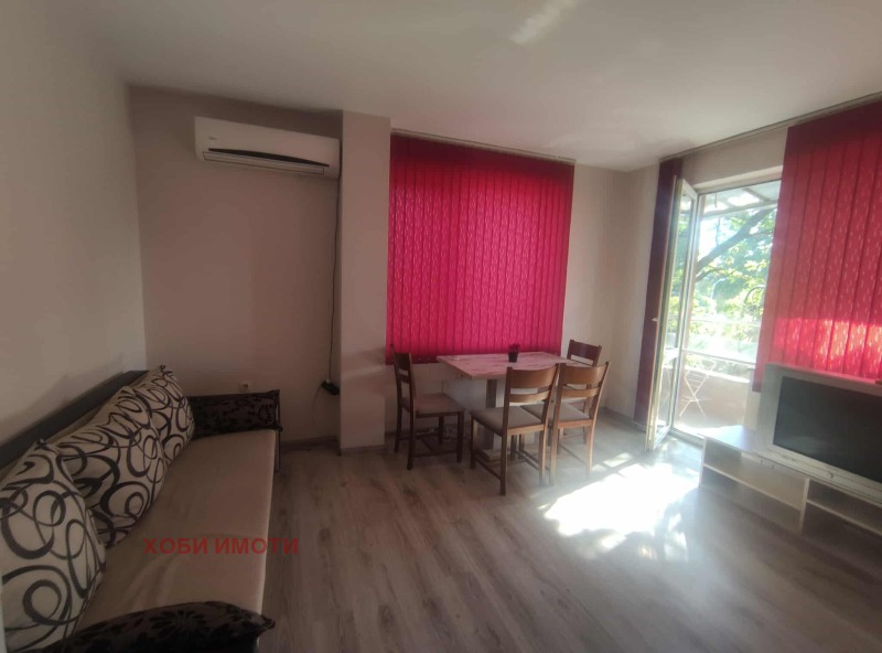 De inchiriat  2 dormitoare Plovdiv , Ciuciuc Parij , 120 mp | 80986172