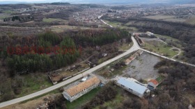 Edificio industrial Divdyadovo, Shumen 1