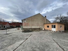 Edificio industrial Divdyadovo, Shumen 2