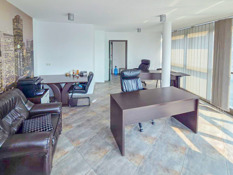 Vuokrattavana  Toimisto Burgas , Tsentar , 75 neliömetriä | 57693933
