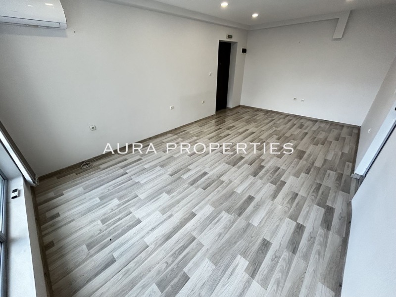 Дава под Наем ОФИС в град Разград, Център - 25 кв.м / 255.65 € » 500 лв., ЕВОЛЮТ - ХП
