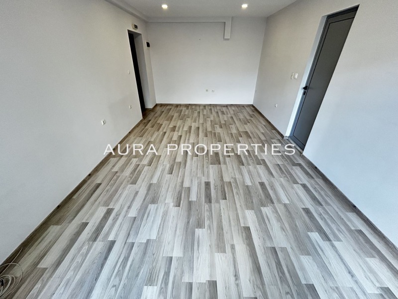 Издаје се  Канцеларија Разград , Центар , 25 м2 | 67623921 - слика [2]