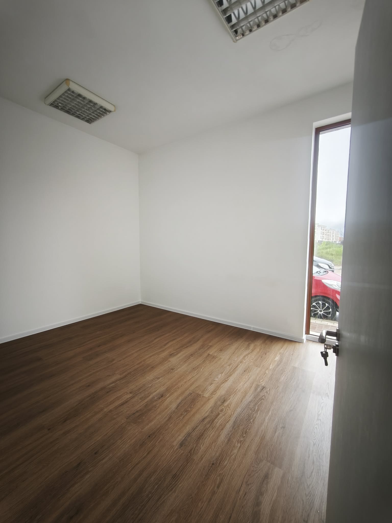 Дава под наем МАГАЗИН, гр. Пловдив, Кършияка, снимка 2 - Магазини - 54343240