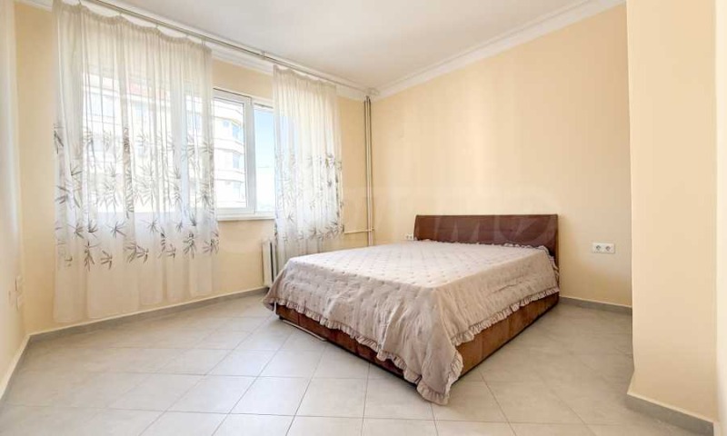 В оренду  1 спальня София , Оборище , 60 кв.м | 98593515