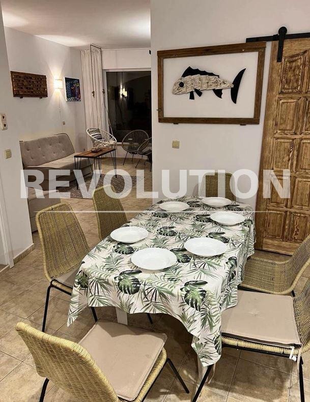 Дава под нем  3-стаен, град Варна, к.к. Златни пясъци •  500 € • ID 24854330 — holmes.bg - [1] 