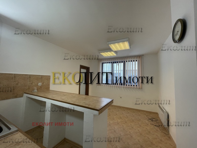 Издаје се  1 спаваћа соба Софија , Центар , 72 м2 | 69912004 - слика [2]