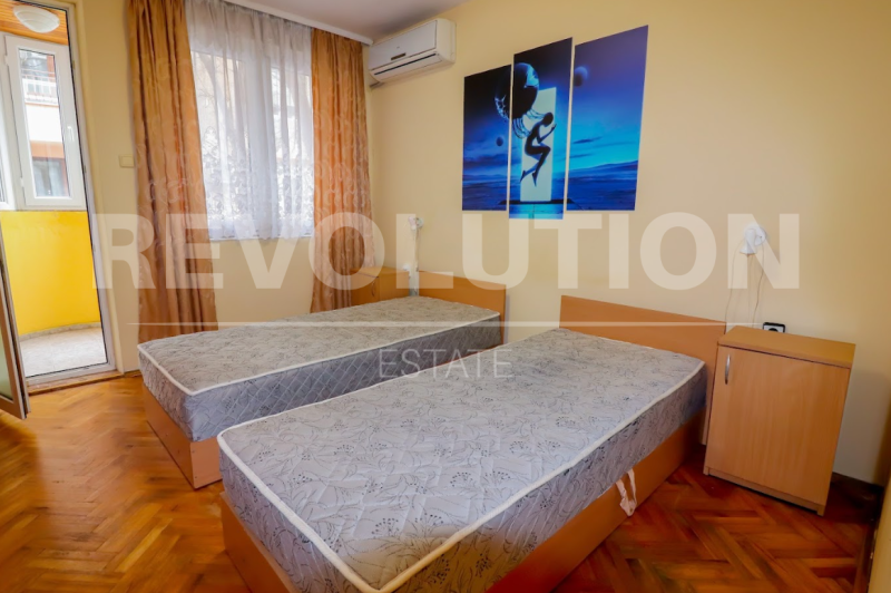 De inchiriat  2 dormitoare Varna , Țentâr , 100 mp | 35119231 - imagine [8]