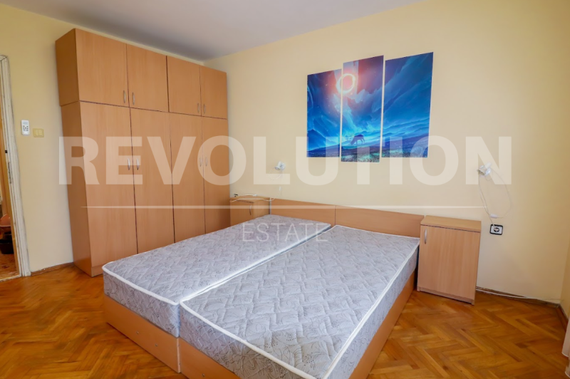 De inchiriat  2 dormitoare Varna , Țentâr , 100 mp | 35119231 - imagine [6]