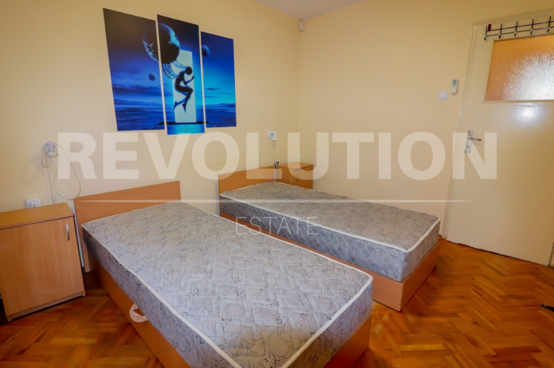 De inchiriat  2 dormitoare Varna , Țentâr , 100 mp | 35119231 - imagine [9]