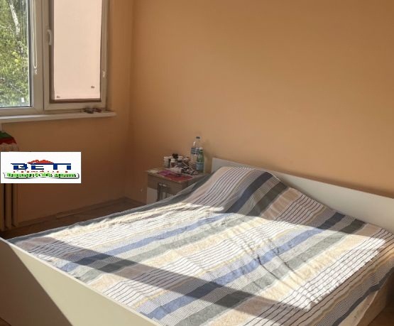 Дава под нем  Стая, град София, Гео Милев •  450 лв. • ID 51908032 — holmes.bg - [1] 