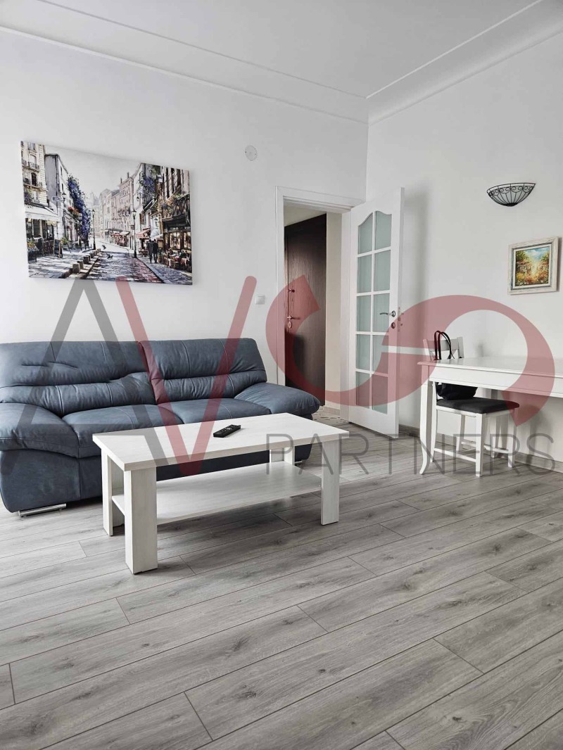 Дава под Наем 2-СТАЕН в град София, Център - 67 кв.м / 850 € » 1 662.46 лв., ЕЙ ВИ ПАРТНЪРС