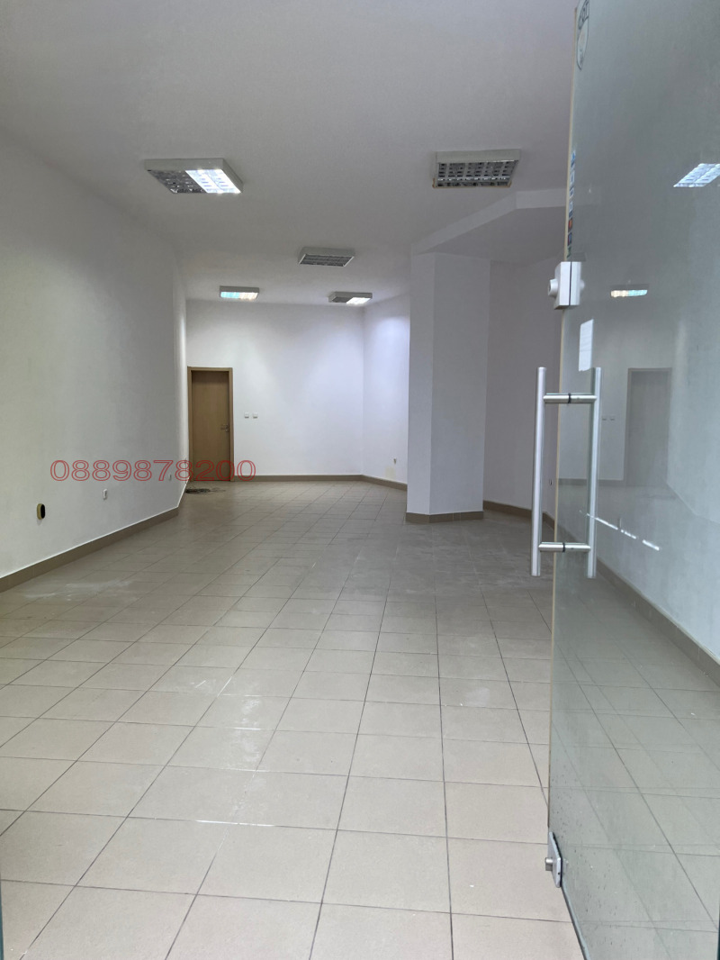 Дава под наем МАГАЗИН, гр. София, Дианабад, снимка 3 - Магазини - 53485198