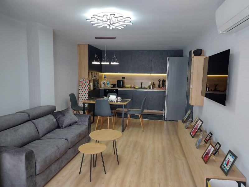 A louer  2 chambres Plovdiv , Hristo Smirnenski , 65 m² | 49504034