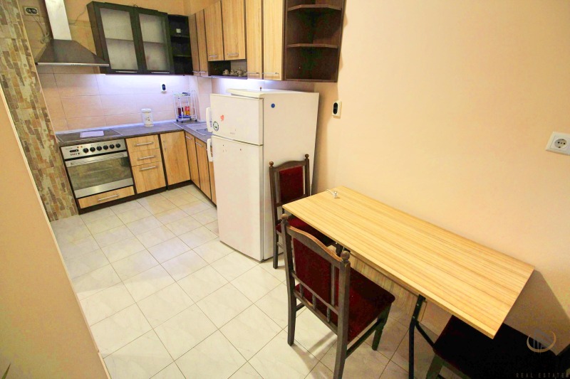 Дава под наем 3-СТАЕН, гр. Бургас, Център, снимка 2 - Апартаменти - 53354462