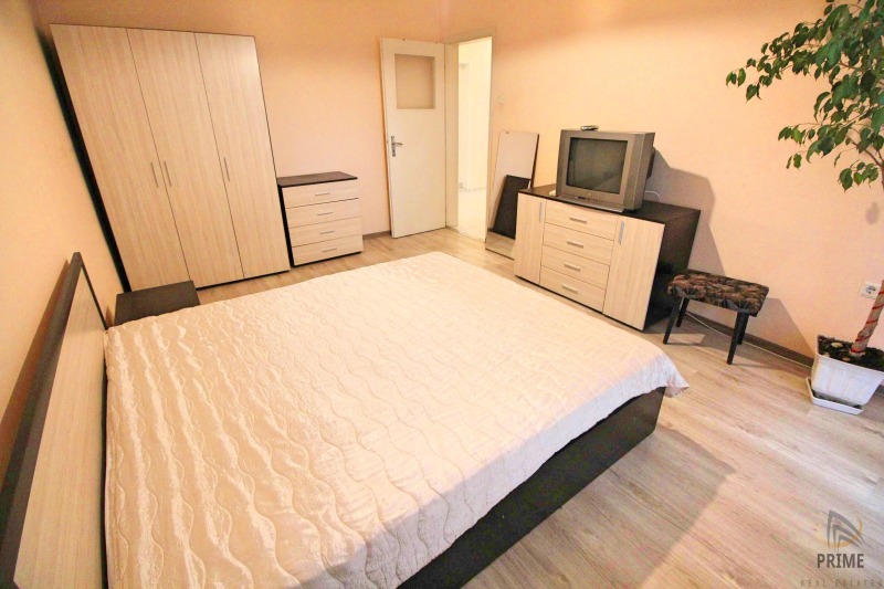 Дава под наем 3-СТАЕН, гр. Бургас, Център, снимка 4 - Апартаменти - 53354462