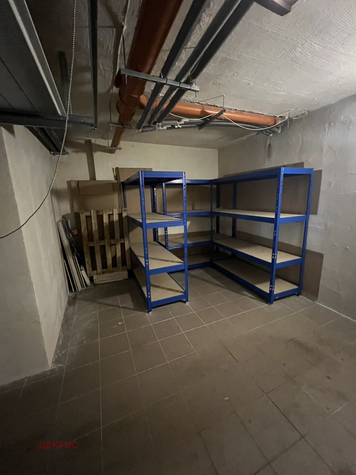 Дава под наем ГАРАЖ, ПАРКОМЯСТО, гр. София, Център, снимка 7 - Гаражи и паркоместа - 54199787