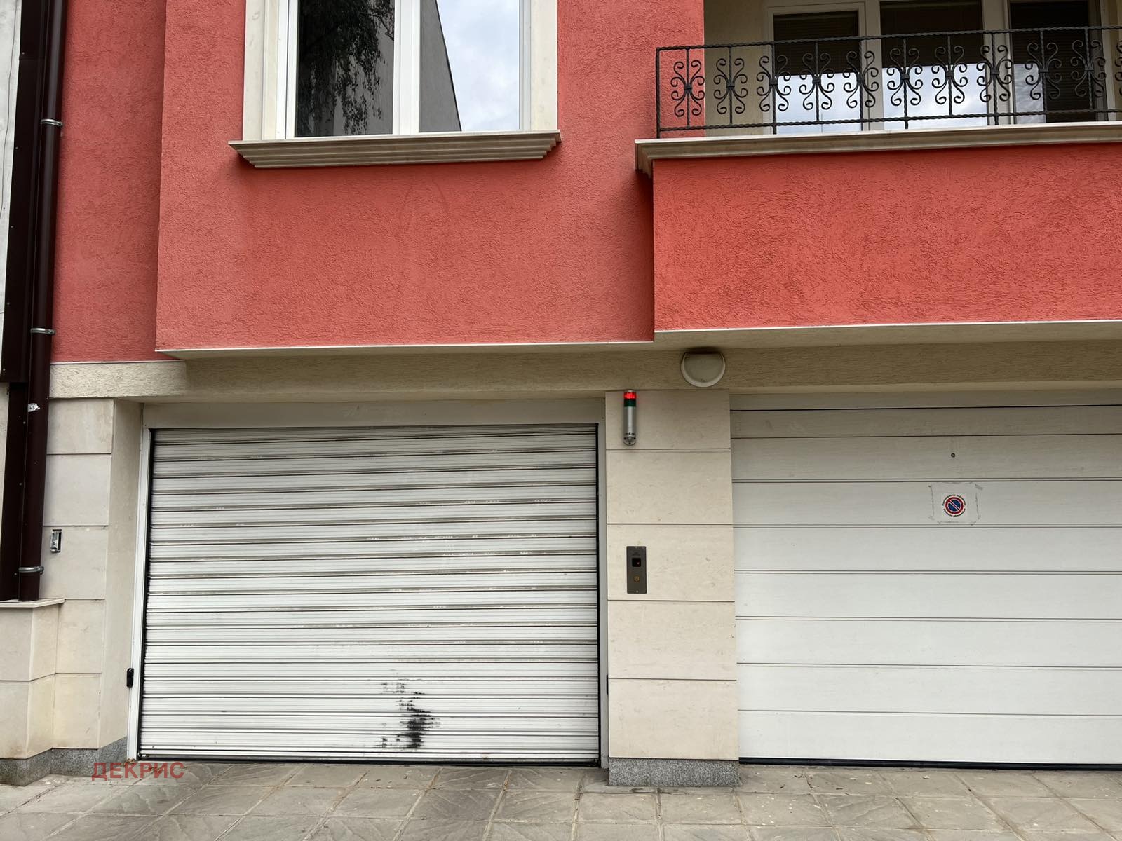 Дава под наем ГАРАЖ, ПАРКОМЯСТО, гр. София, Център, снимка 2 - Гаражи и паркоместа - 54199787