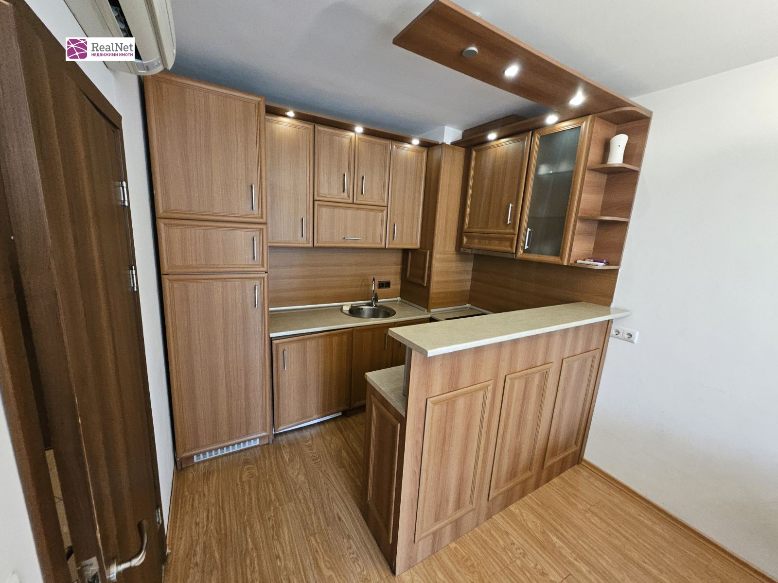 Дава под наем 3-СТАЕН, гр. София, Изток