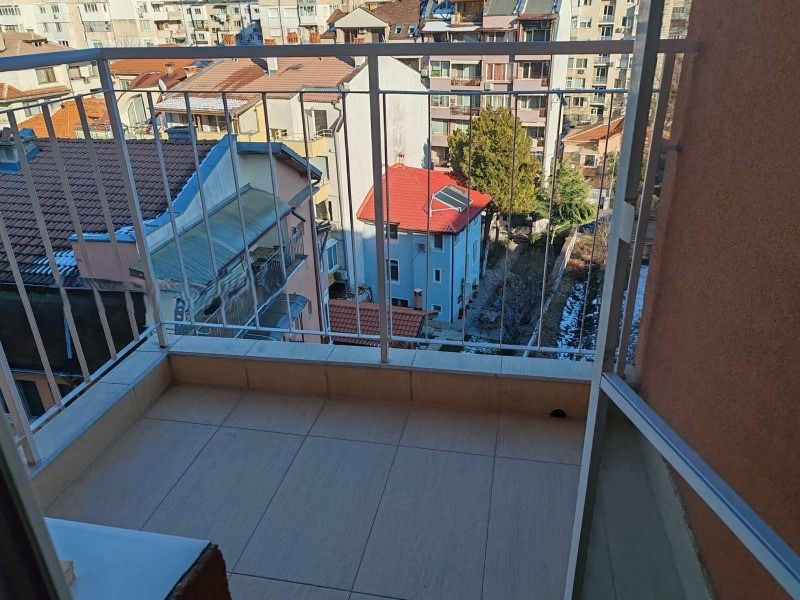 En renta  2 dormitorios Plovdiv , Tsentar , 140 metros cuadrados | 73270862 - imagen [6]