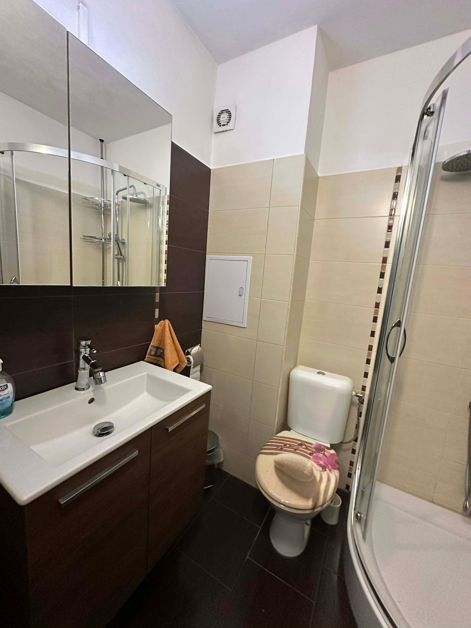 Дава под наем 2-СТАЕН, гр. София, Център, снимка 8 - Апартаменти - 53958939