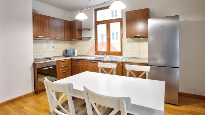 Издаје се  1 спаваћа соба Софија , Центар , 65 м2 | 16750770 - слика [2]