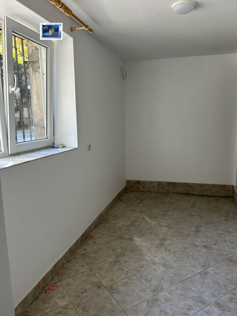 Te huur  Kantoor Plovdiv , Kjutsjuk Parizj , 20 m² | 42691400