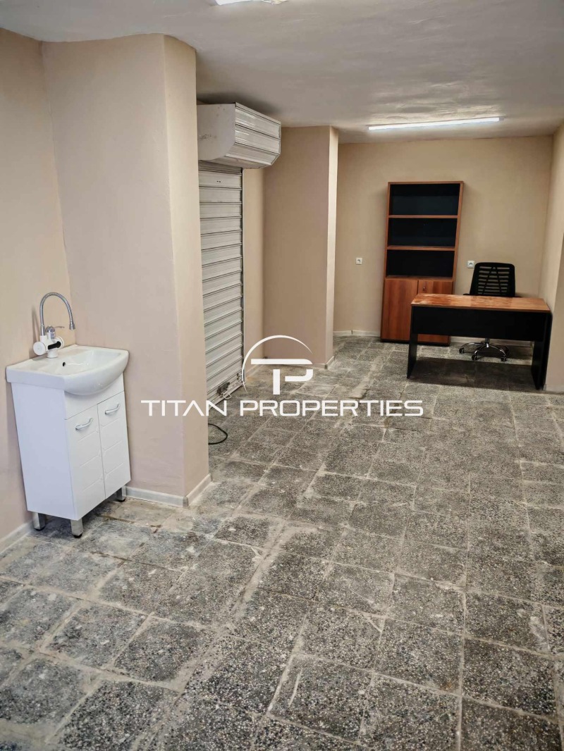 Дава под Наем ОФИС в град Варна, Автогара - 37 кв.м / 300 € » 586.75 лв., ТИТАН ПРОПЪРТИС ВАРНА