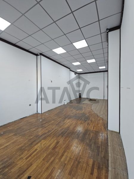 De inchiriat  Magazin Plovdiv , Țentâr , 102 mp | 92272509 - imagine [2]