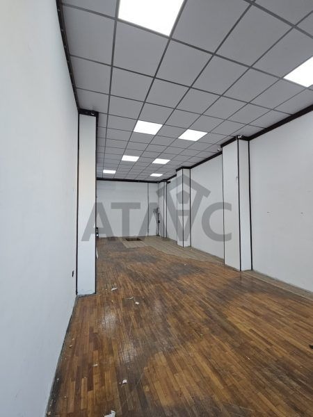 De inchiriat  Magazin Plovdiv , Țentâr , 102 mp | 92272509 - imagine [3]