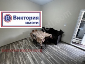 Кућа Центар, Велико Тарново 1