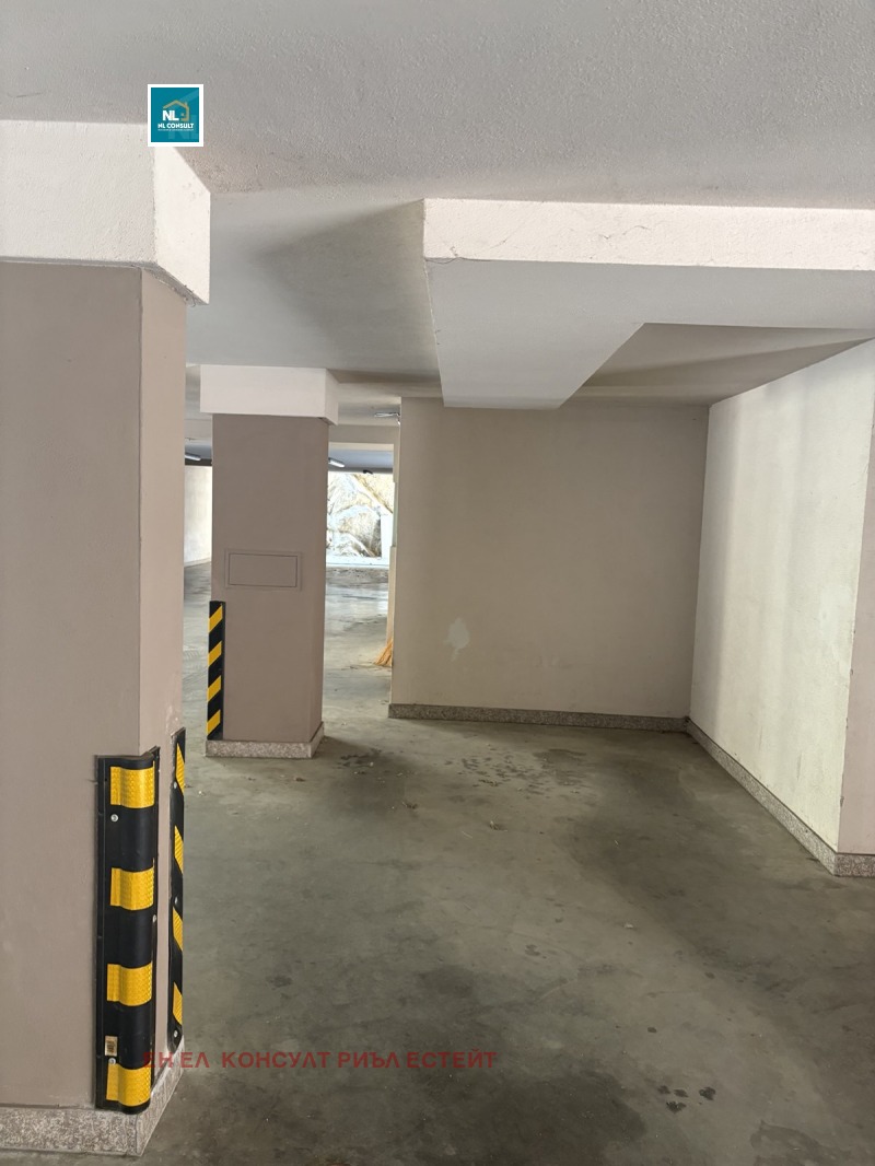 Vuokrattavana  Parkkipaikka Plovdiv , Tsentar , 15 neliömetriä | 27916804