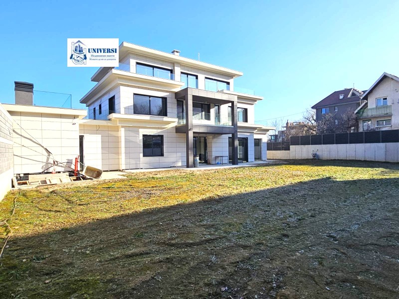 Дава под Наем КЪЩА в град София, Бояна - 808 кв.м / 8 499 € » 16 622.60 лв., УНИВЕРСИ