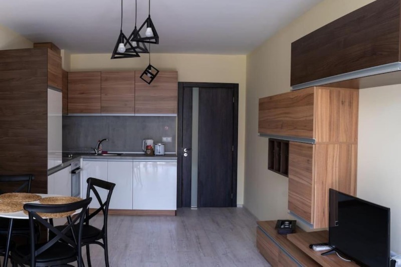 Дава под наем 2-СТАЕН, гр. Варна, Център, снимка 2 - Апартаменти - 52326833