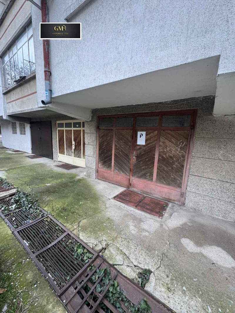 Дава под наем ГАРАЖ, ПАРКОМЯСТО, гр. Плевен, Идеален център