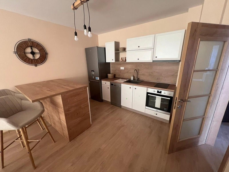 Vuokrattavana  2 makuuhuonetta Plovdiv , Ostromila , 98 neliömetriä | 82501312