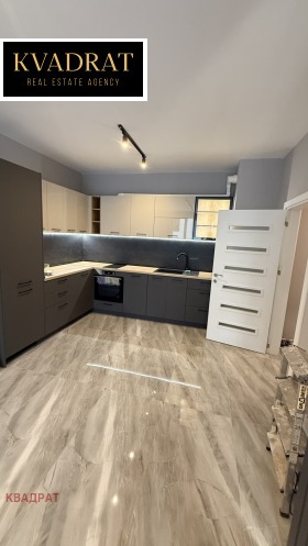 Дава под наем  3-стаен, град София