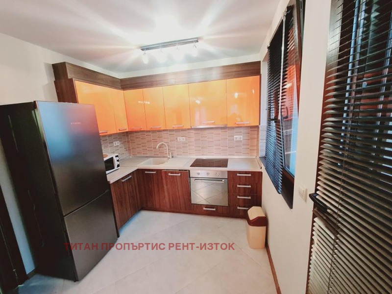 Издаје се  1 спаваћа соба Бургас , Вазраждане , 68 м2 | 49170374