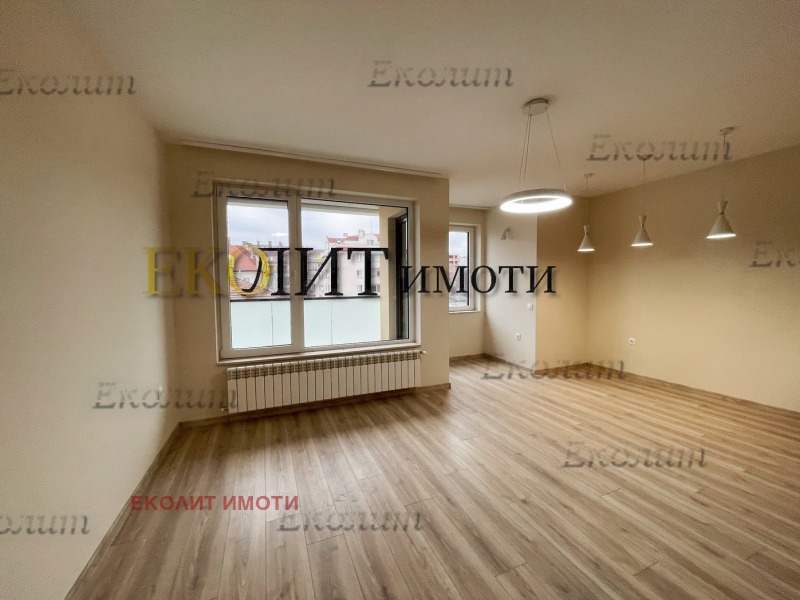 Zu vermieten  2 Schlafzimmer Sofia , Zentar , 105 qm | 82736529 - Bild [3]