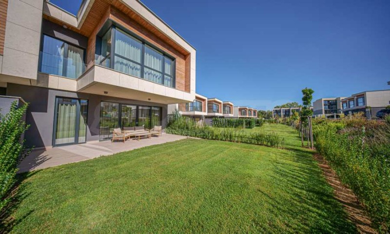 Издаје се  Кућа Софија , Симеоново , 274 м2 | 88143855 - слика [2]