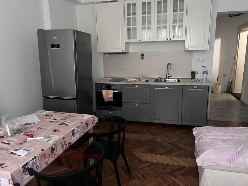 Дава под Наем 4-СТАЕН в град Варна, Аспарухово - 130 кв.м / 1 000 € » 1 955.83 лв., ИМОТИ РЕНЕСАНС