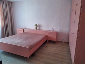 1 chambre Vazrajdane, Bourgas 3