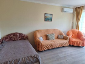 1 chambre Vazrajdane, Bourgas 2
