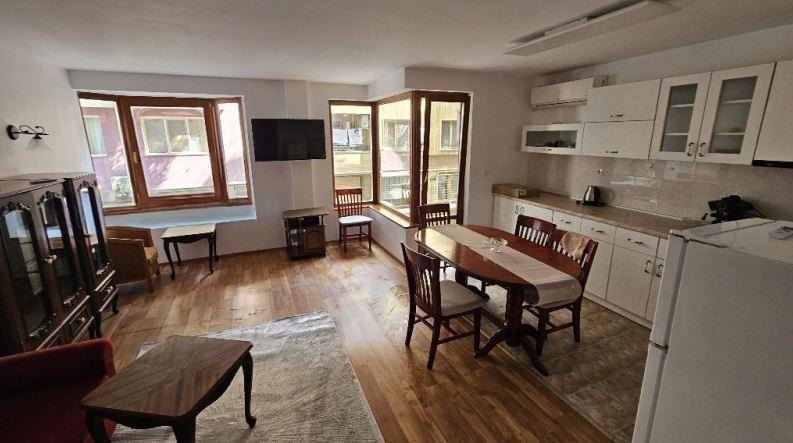 Zu vermieten  2 Schlafzimmer Warna , Grazka mahala , 90 qm | 43750995
