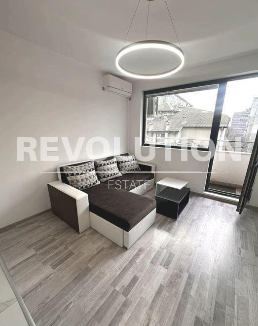 Дава под наем 3-СТАЕН, гр. Варна, Базар Левски