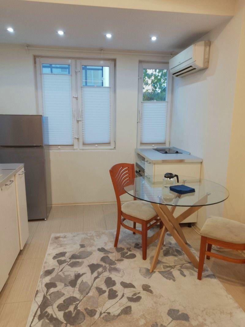 Дава под наем 2-СТАЕН, гр. София, Оборище, снимка 2 - Апартаменти - 54118596